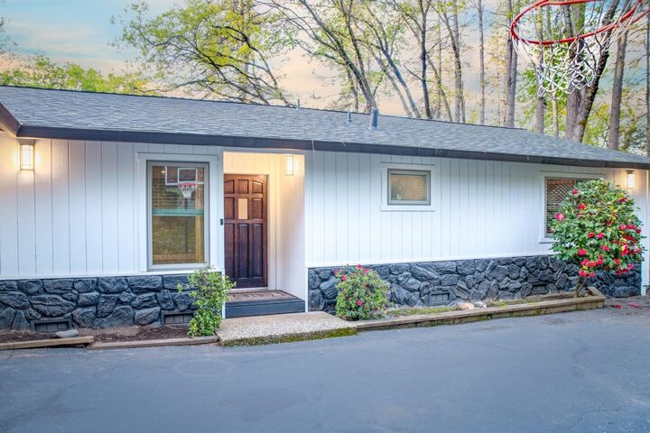 Property Photo:  10811 Henson Way  CA 95949 