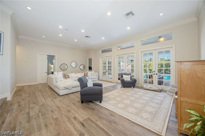 Property Photo:  8137 Ronda Court  FL 34109 