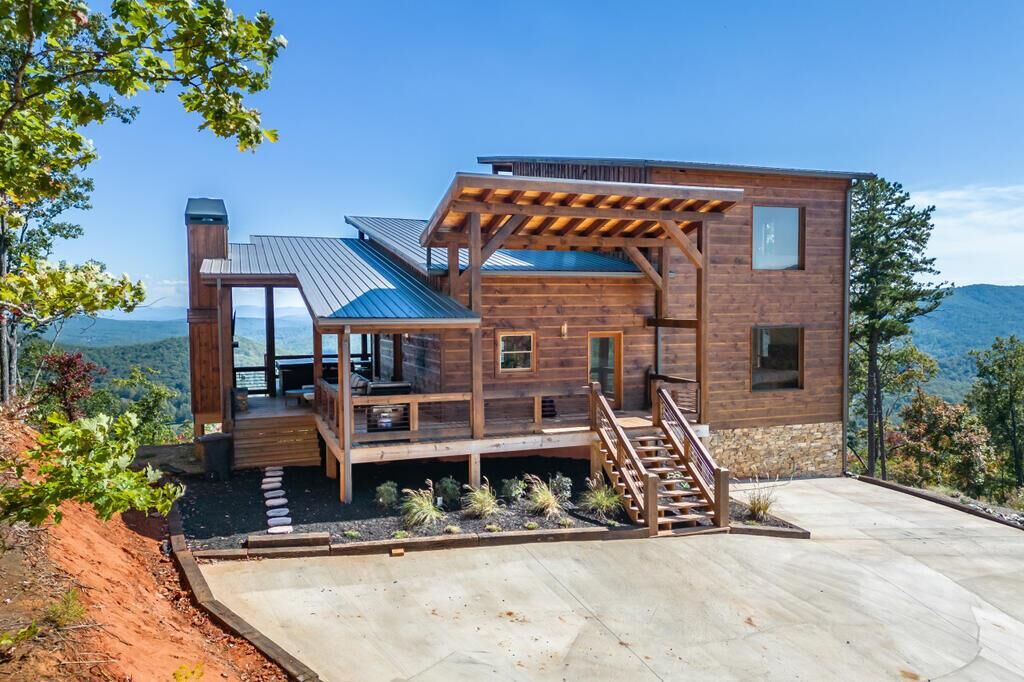 Property Photo: 739 Big Sky Trail GA 30541