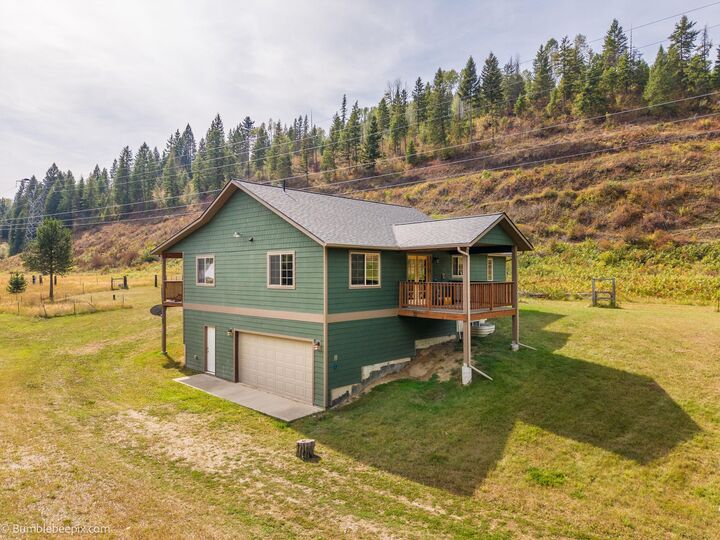 Property Photo: 393022 Highway 20 WA 99119