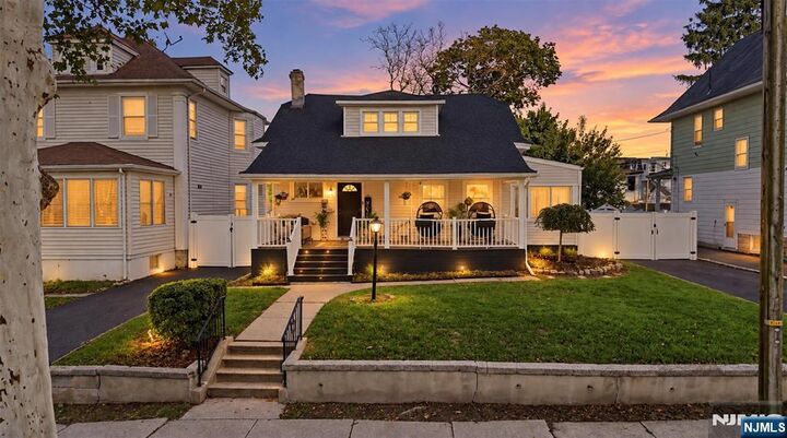 Property Photo:  28 Boyden Street  NJ 07017 