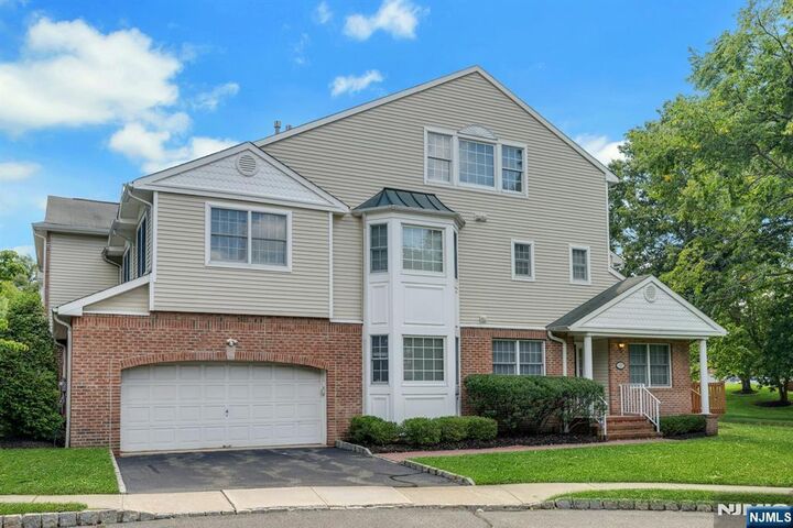 Property Photo:  16 McManus Court 10  NJ 07052 