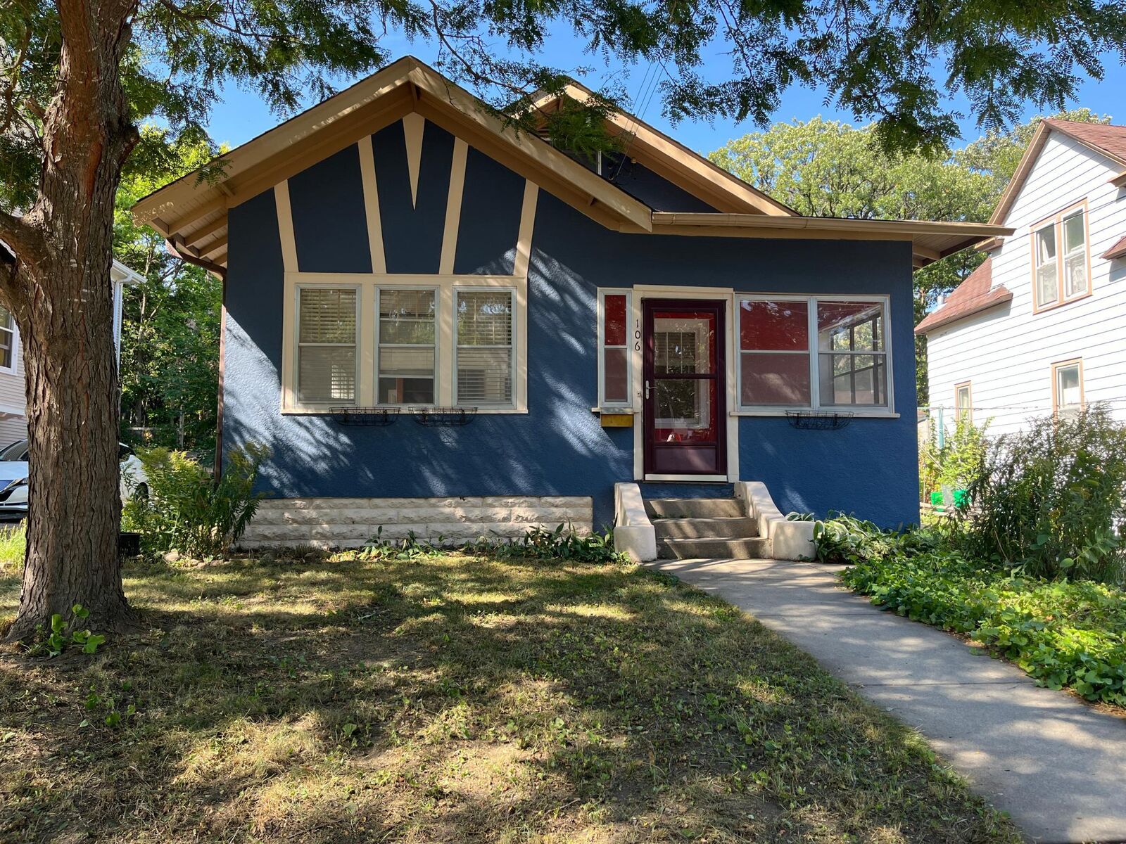Property Photo:  106 Bedford Street SE  MN 55414 