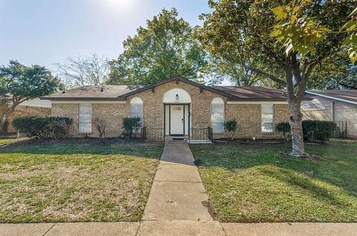 Property Photo:  1606 Travis Street  TX 75042 