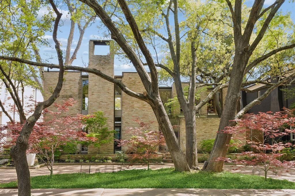 Property Photo:  3615 Dartmouth Avenue  TX 75205 