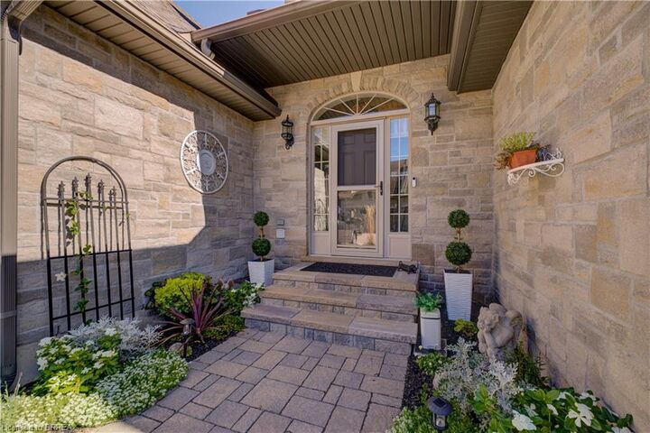Property Photo:  60 Dufferin Avenue 9  ON N3T 0J1 