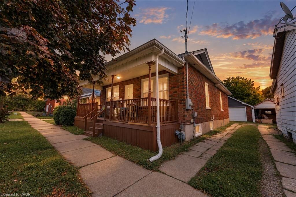 Property Photo:  177 George Street  ON N3T 2Z2 