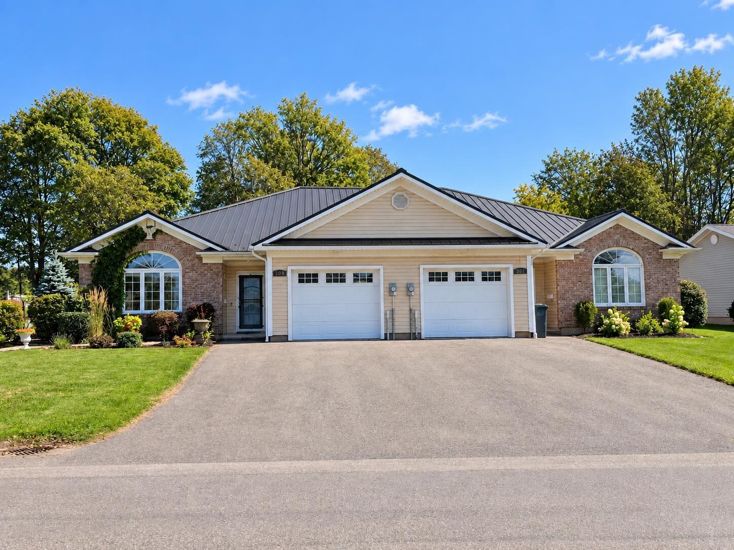 Property Photo:  309 Duke Street  PE C1N 3T7 