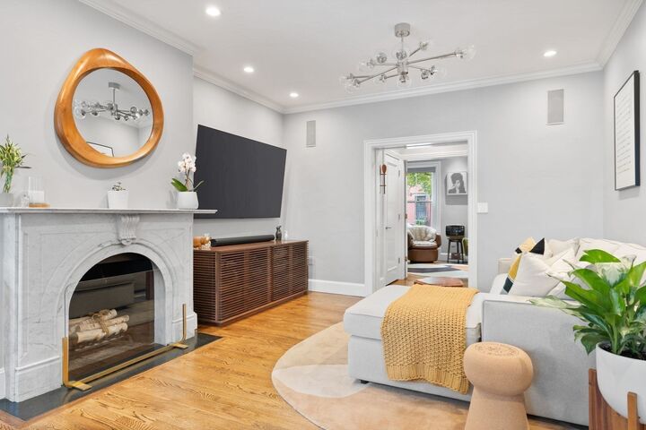 Property Photo:  135 W Concord St 1  MA 02118 