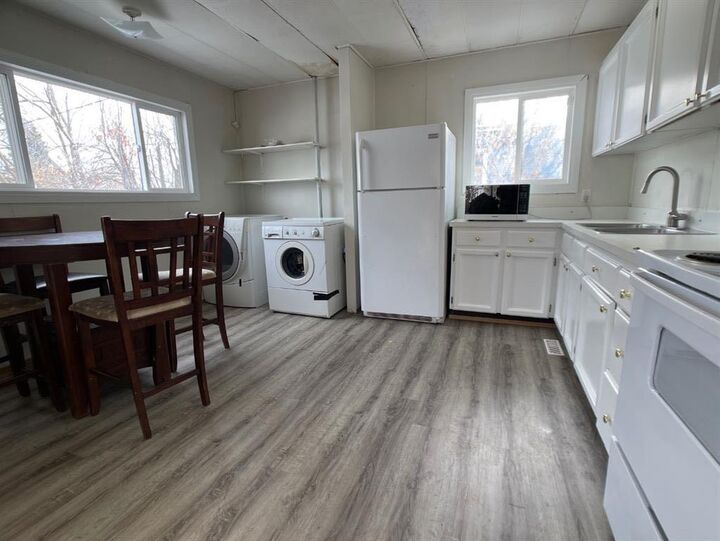 Property Photo:  1007 1st Avenue  AB T0G 0W0 