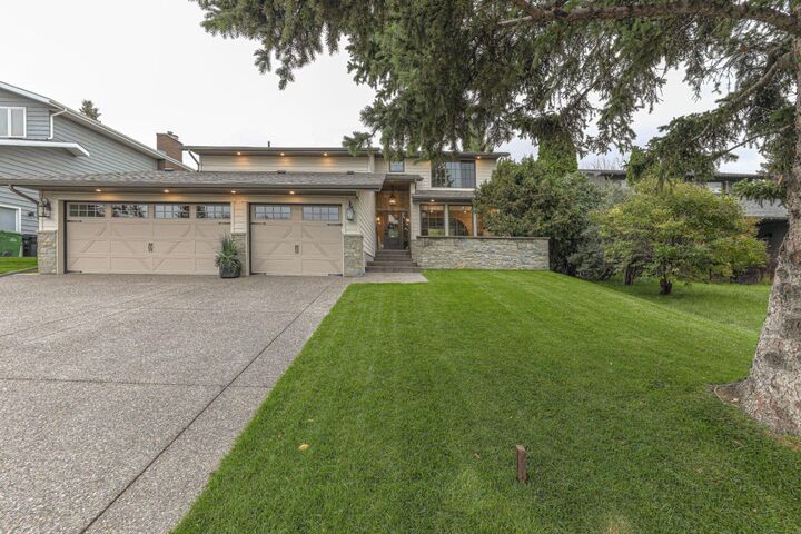 Property Photo: 1040 Edgemont Road NW AB T3A 2J3