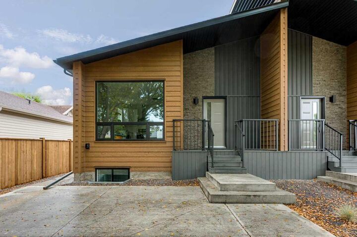 Property Photo:  5537 51 Avenue 4  AB T4L 1K9 