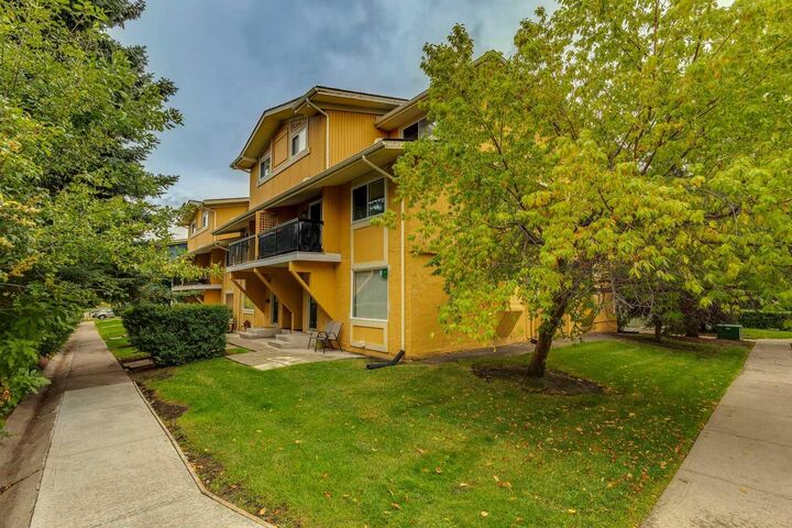 Property Photo:  2200 Woodview Drive SW 103  AB T2W 3N6 