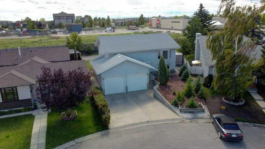 Property Photo:  1503 11 Avenue SE  AB T1V 1L6 
