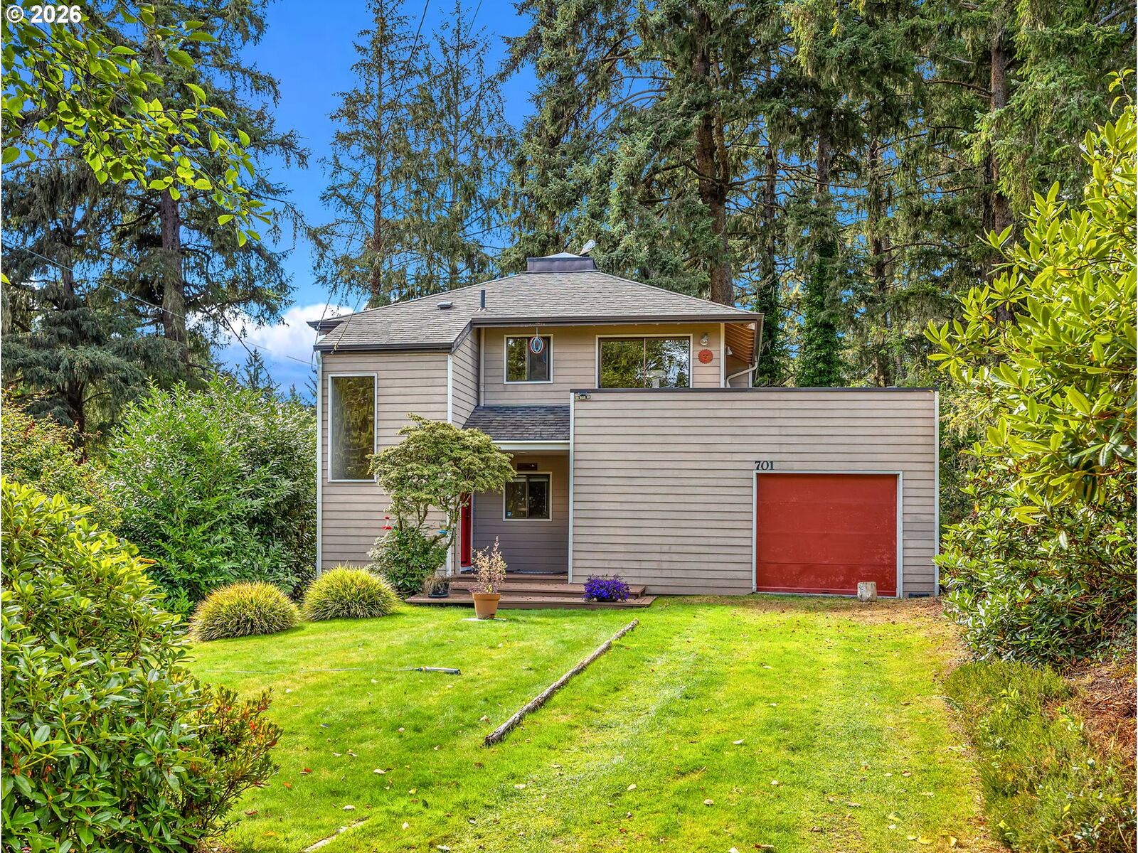 Property Photo:  701 5th Ave  OR 97138 