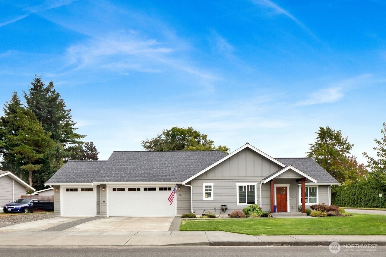 Property Photo:  1200 W Park Street  WA 98264 