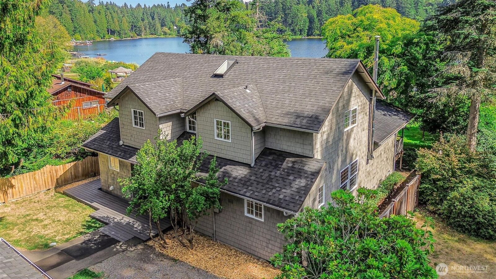 Property Photo:  18404 W Spring Lake Drive SE  WA 98058 