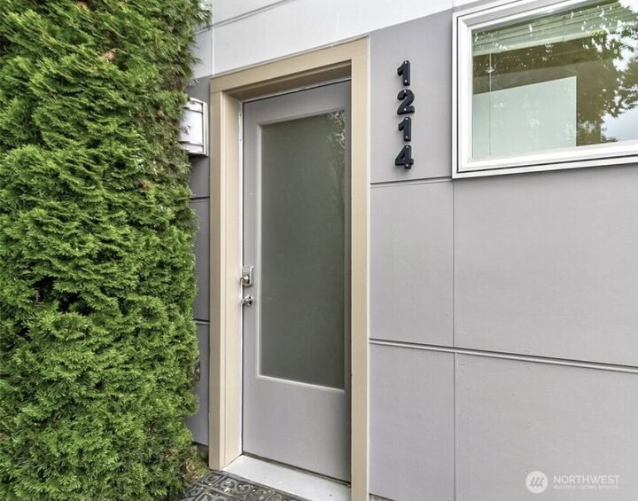 Property Photo:  1214  N Northgate Way  WA 98133 