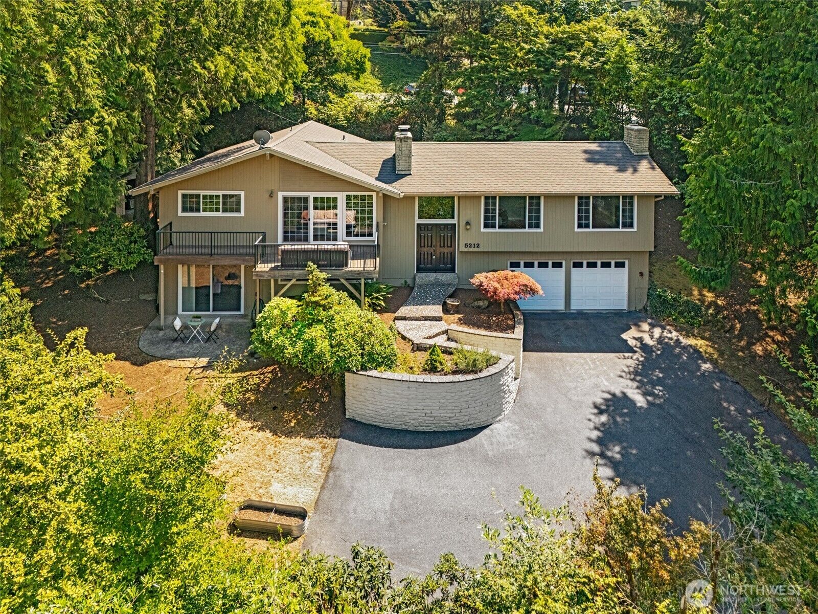 Property Photo:  5212 W Mercer Place  WA 98040 