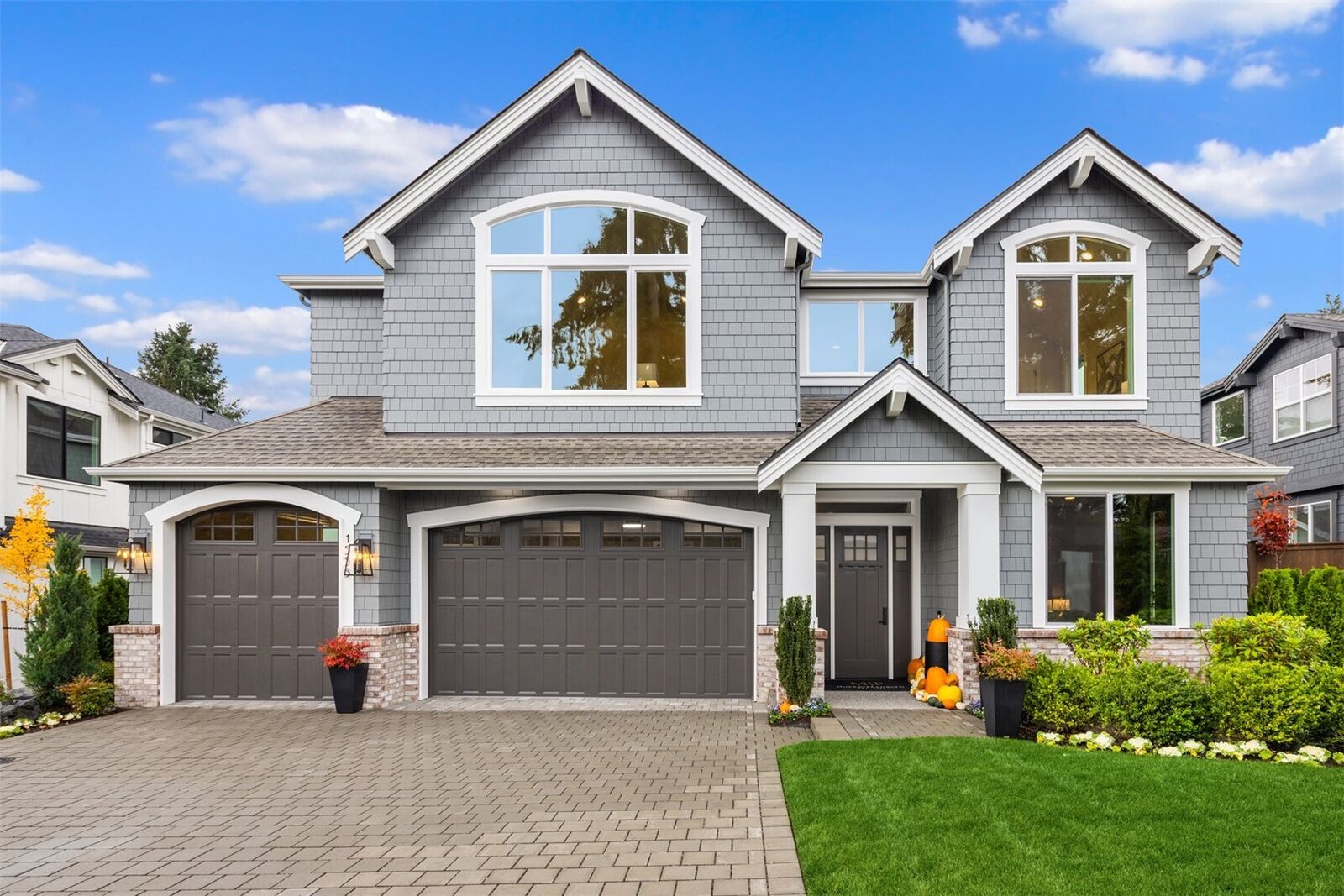 Property Photo:  1555  158th Court SE  WA 98008 