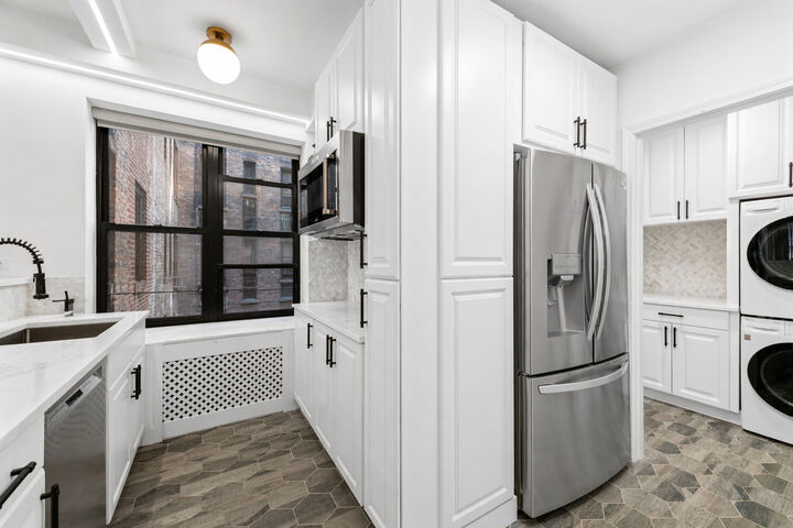 Property Photo:  105 W 73rd Street C3  NY 10023 