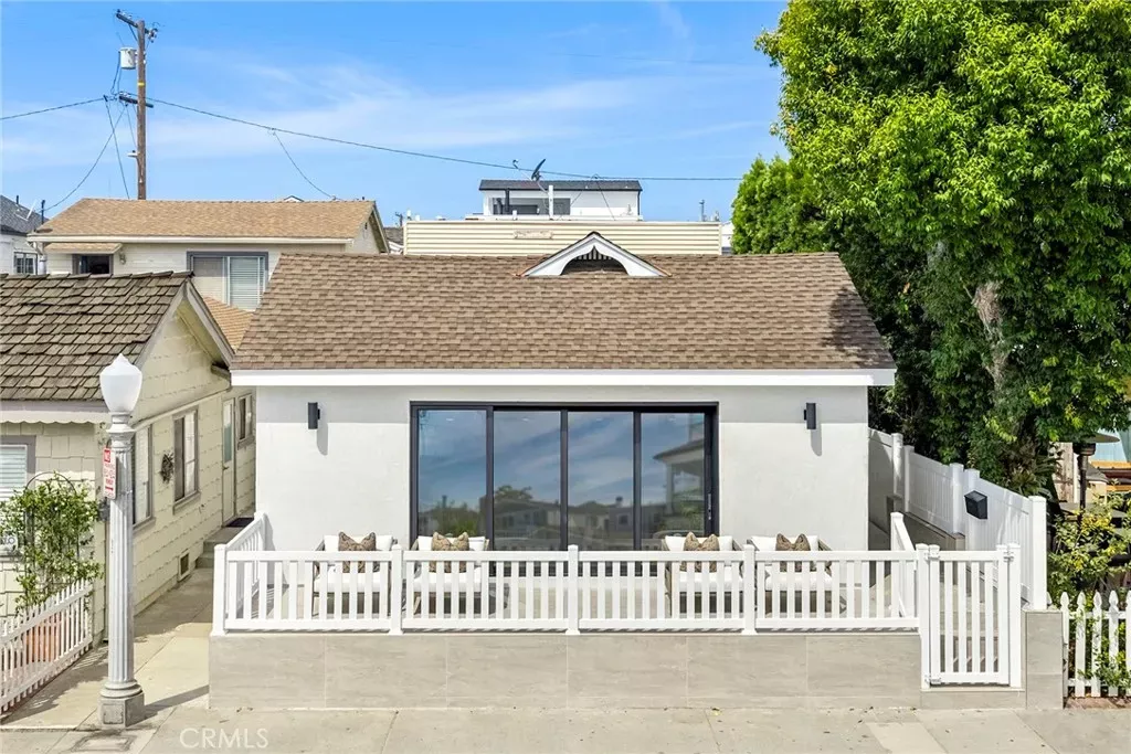 Property Photo:  121 Marine Avenue  CA 92662 