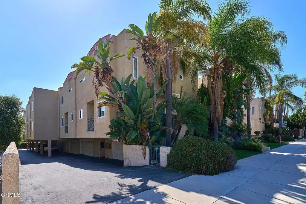 Property Photo: 2466 Montrose Avenue 7 CA 91020