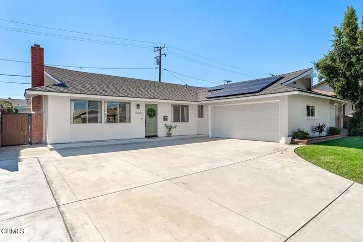 Property Photo:  1233 Winford Avenue  CA 93004 