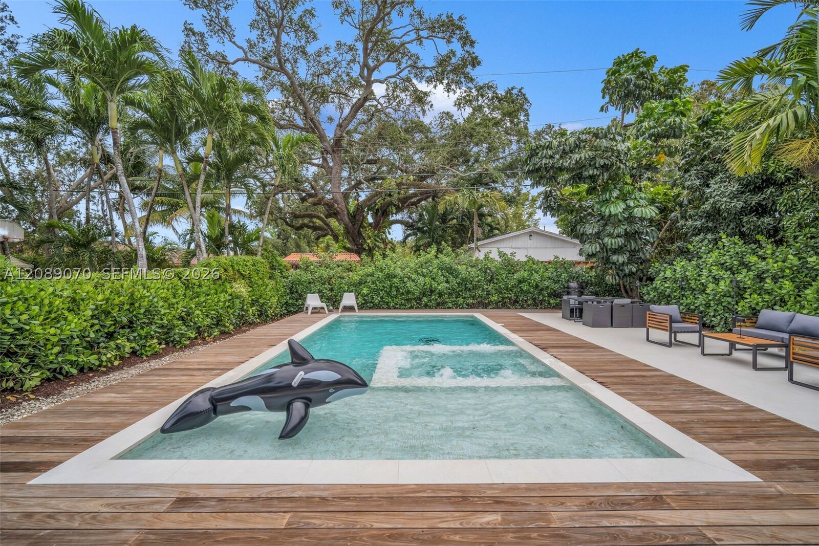 Property Photo: 1430 SW 18th St FL 33145