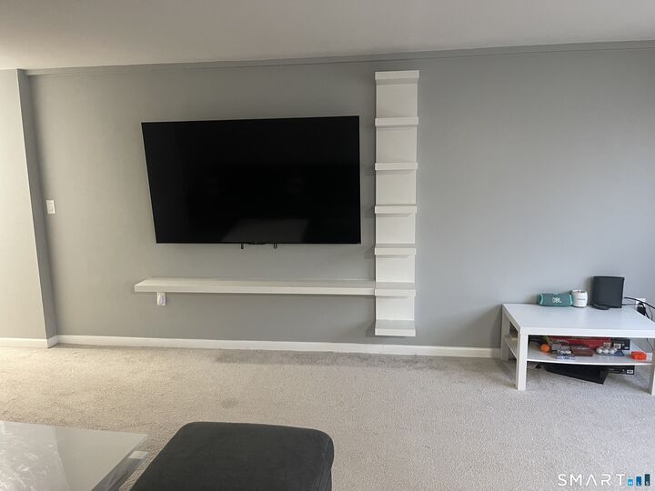 Property Photo:  40 Owen Street D9  CT 06105 