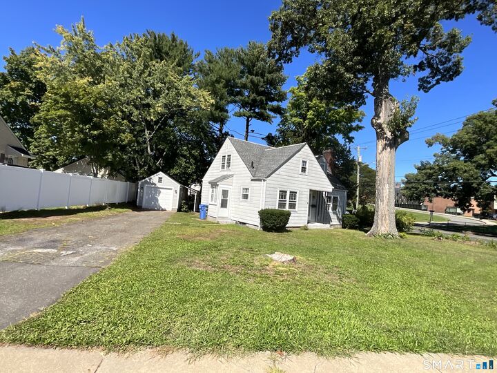 Property Photo:  198 Broad Street  CT 06042 