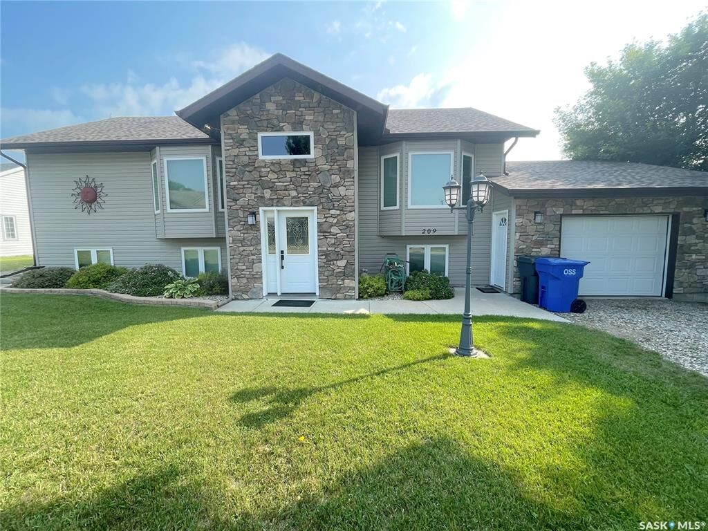 Property Photo: 209 Taylor Avenue SK S0A 3V0