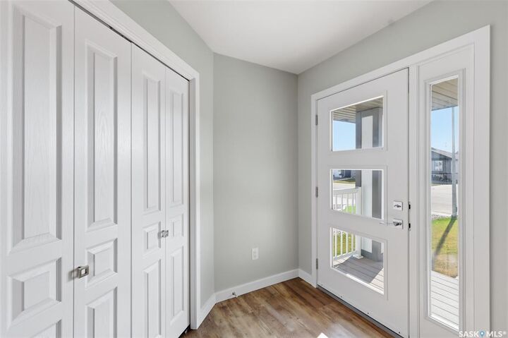 Property Photo:  812 1st Avenue N  SK S0K 4S5 