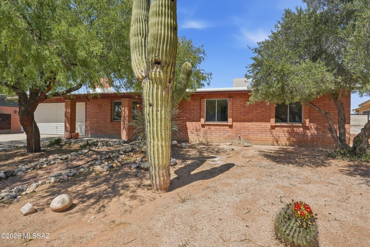 Property Photo:  8013 E Manitoba Street  AZ 85730 