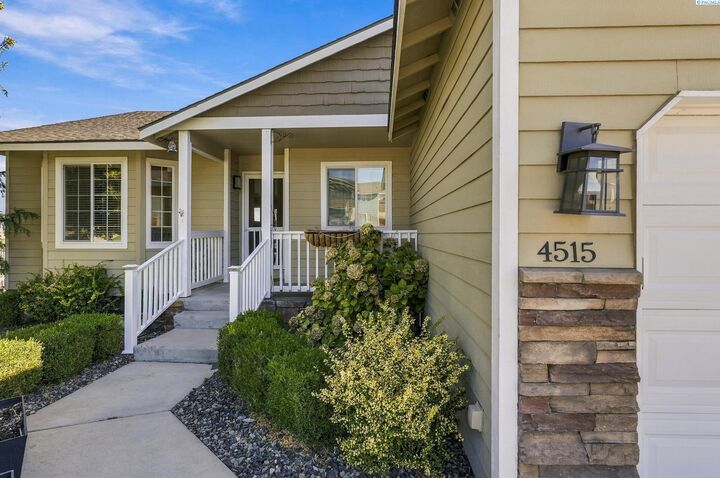 Property Photo: 4515 Tusayan Dr WA 99301-8237