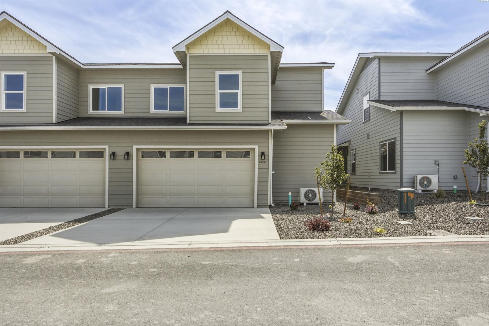 Property Photo:  4437 Conifer St  WA 99353 