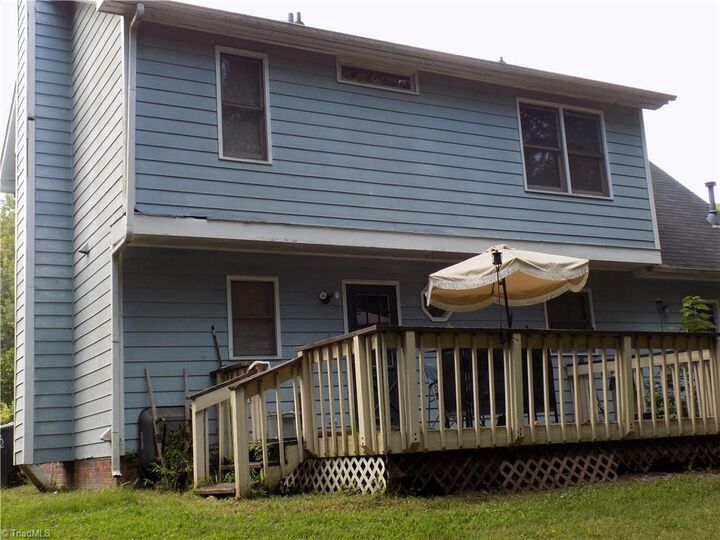 Property Photo:  10 Windale Court  NC 27406 