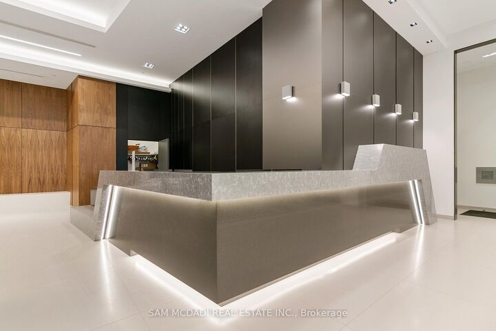 Property Photo:  28 Freeland Street  ON M5E 0E3 