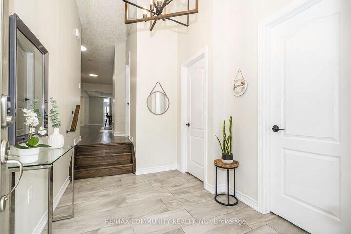Property Photo:  23 Holyrod Drive  ON L1E 0G8 