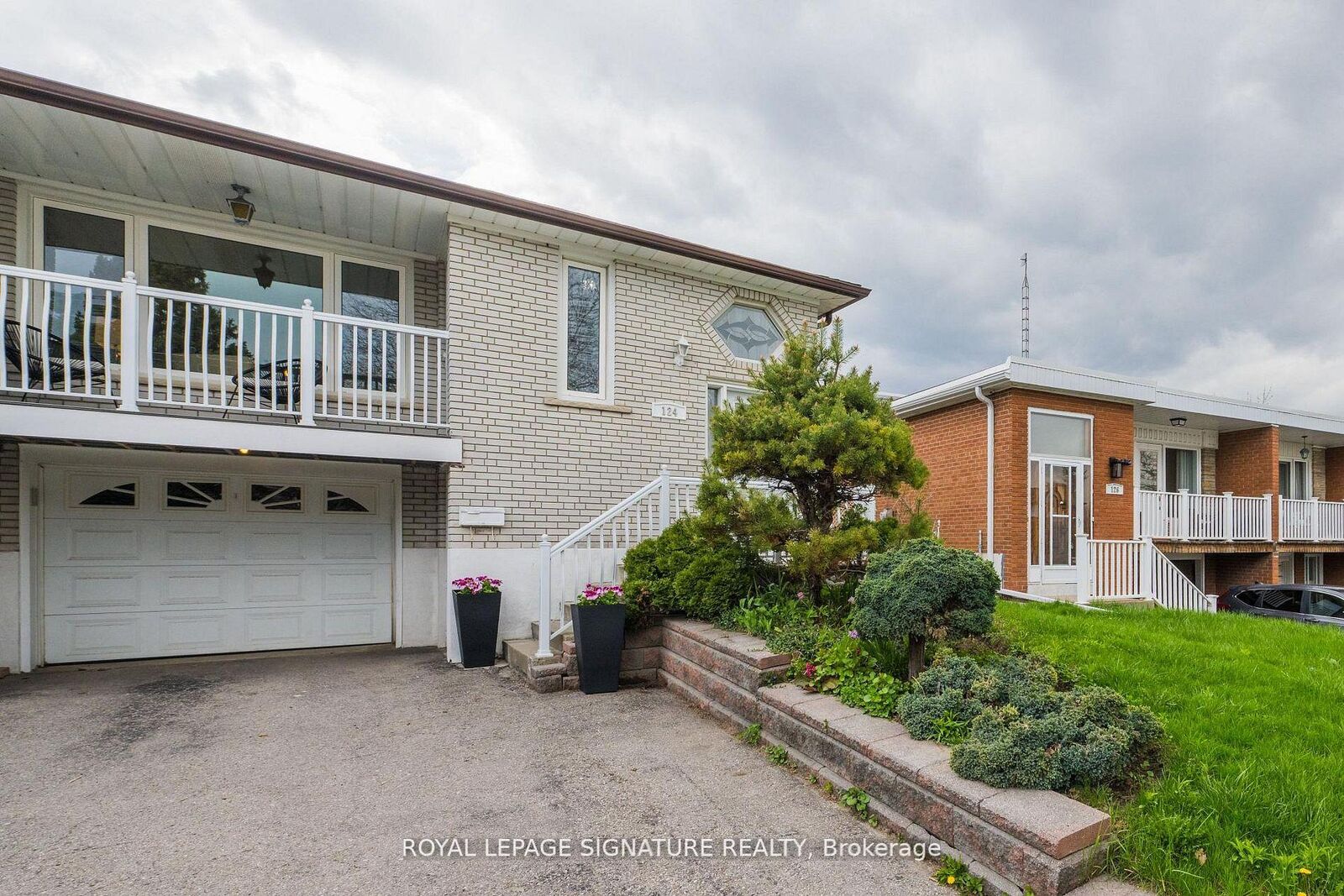 Property Photo:  124 Edmonton Drive  ON M2J 3X1 
