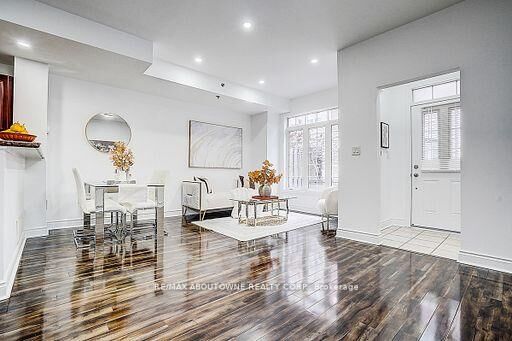 Property Photo: 8 Brighton Place 50 ON L4J 0E3