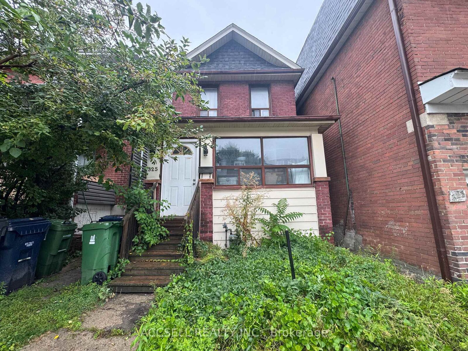 Property Photo:  325 Greenwood Avenue  ON M4L 2R6 