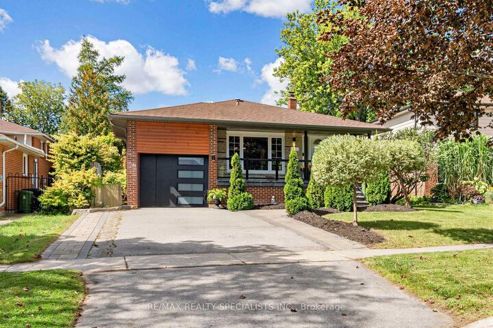 Property Photo:  16 Langevin Crescent  ON M1C 2B6 