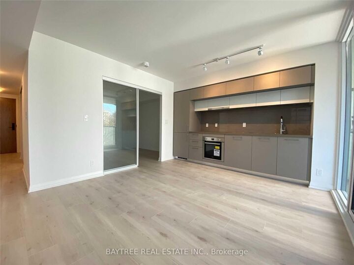 Property Photo:  99 Foxbar Road 707  ON M4V 2G5 