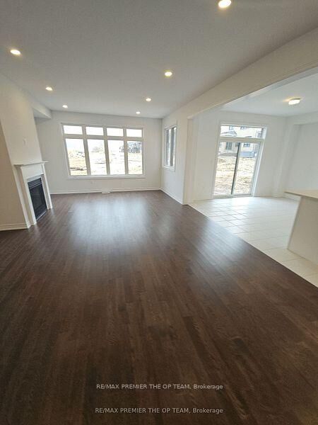 Property Photo:  5 Abbey Crescent  ON L9J 0B7 