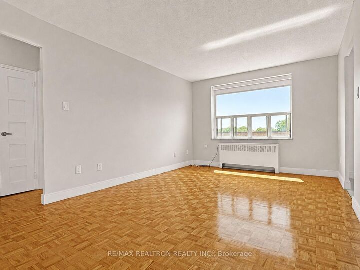 Property Photo:  1291 Bayview Avenue 205  ON M4G 2Z9 