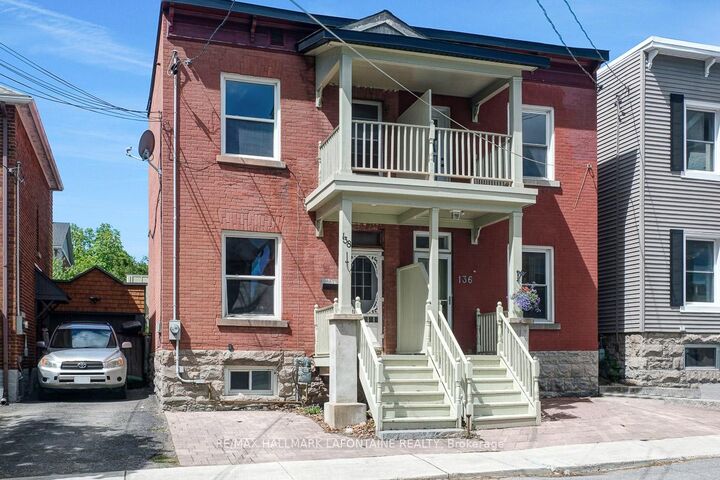 Property Photo:  138 Concord Street S  ON K1S 0Z4 