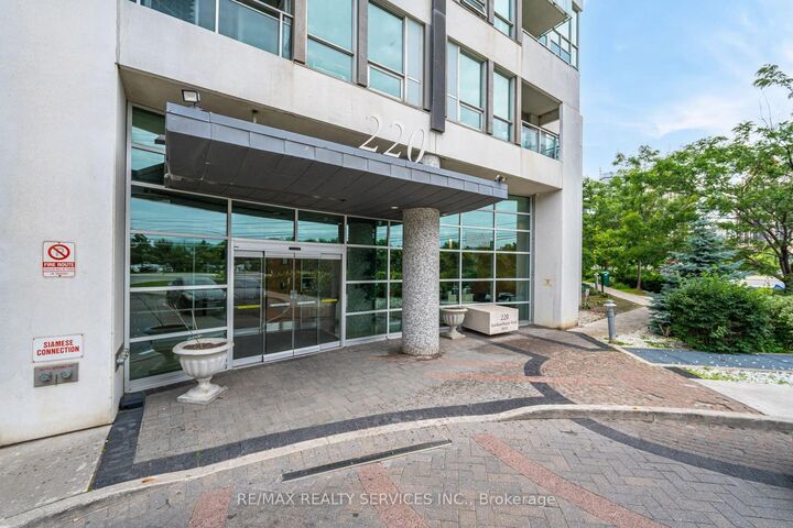 Property Photo:  220 Burnhamthorpe Road W 2008  ON L5B 4N4 