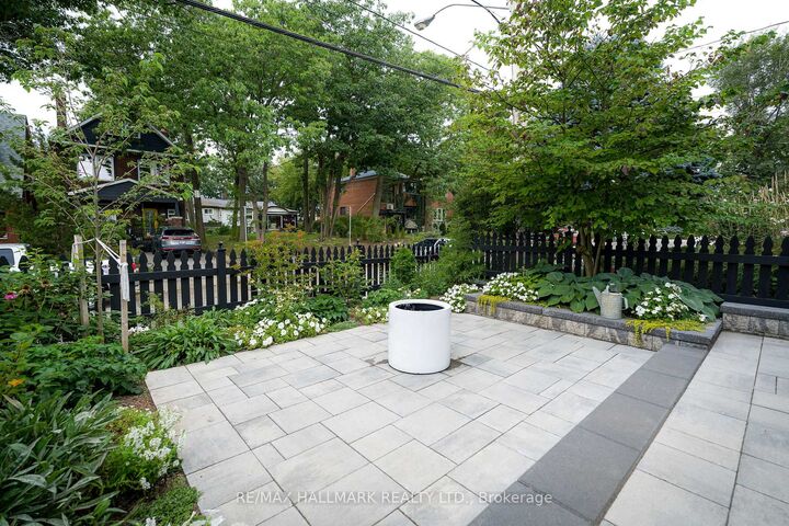 Property Photo:  51 Queensbury Avenue  ON M1N 2X8 