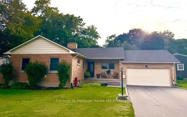 Property Photo: 31 Parkwood Drive ON N4G 2B7